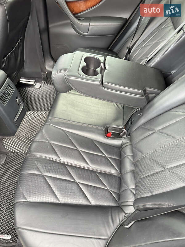 Позашляховик / Кросовер Infiniti FX 37 2012 в Києві
