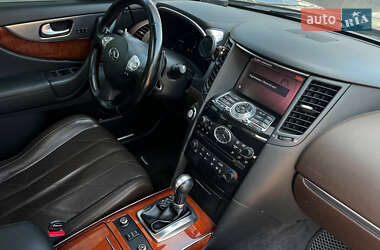 Внедорожник / Кроссовер Infiniti FX 37 2012 в 