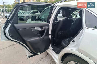 Внедорожник / Кроссовер Infiniti FX 37 2013 в 
