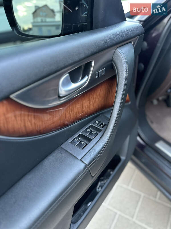 Внедорожник / Кроссовер Infiniti FX 37 2010 в Львове