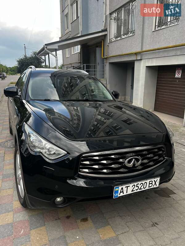 Позашляховик / Кросовер Infiniti FX 37 2010 в Івано-Франківську