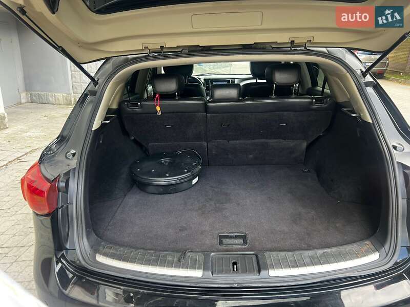 Позашляховик / Кросовер Infiniti FX 37 2010 в Івано-Франківську