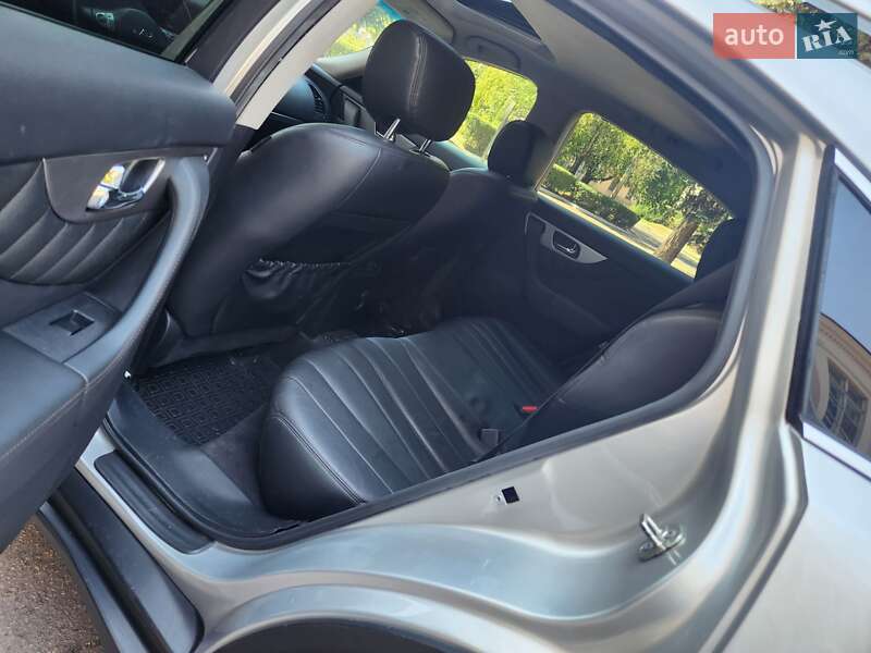 Внедорожник / Кроссовер Infiniti FX 37 2013 в Каменском