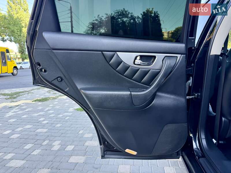 Внедорожник / Кроссовер Infiniti FX 37 2012 в Одессе