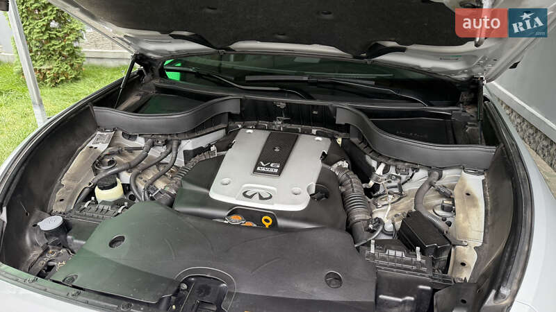Внедорожник / Кроссовер Infiniti FX 37 2010 в Черкассах
