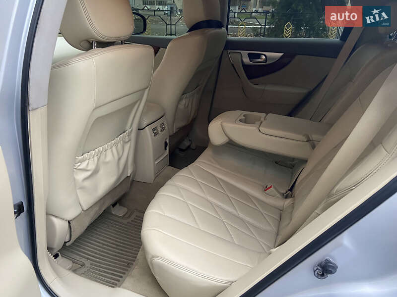 Позашляховик / Кросовер Infiniti FX 37 2010 в Одесі