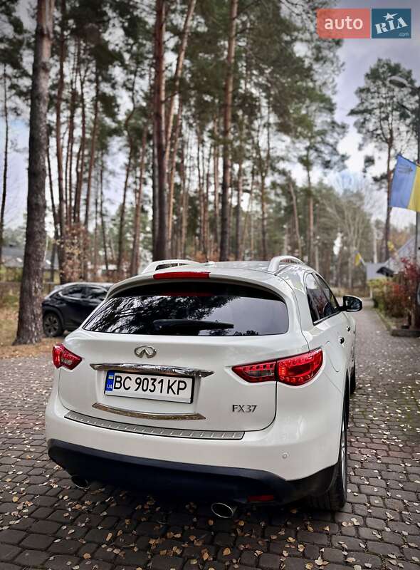 Позашляховик / Кросовер Infiniti FX 37 2013 в Львові
