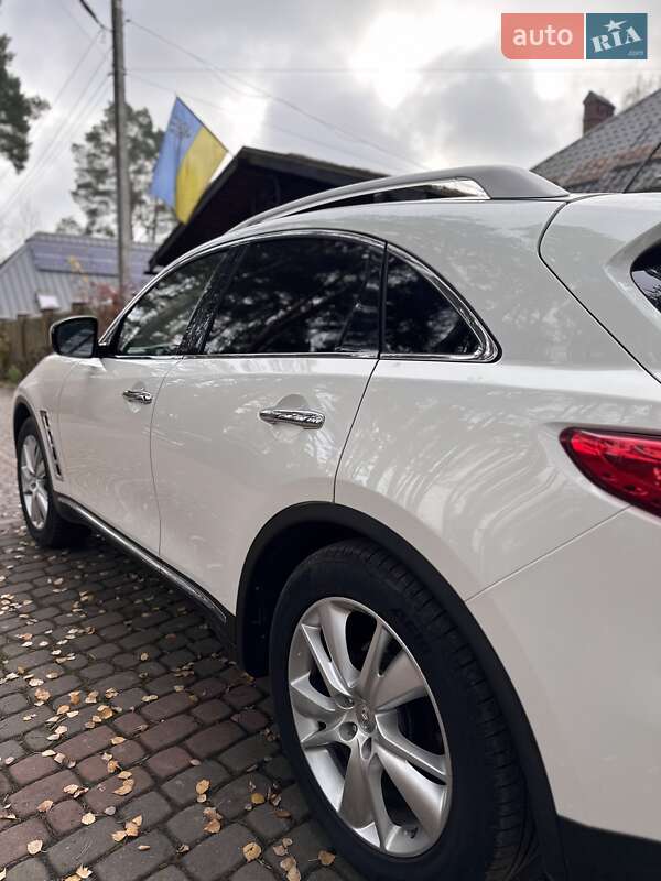 Позашляховик / Кросовер Infiniti FX 37 2013 в Львові