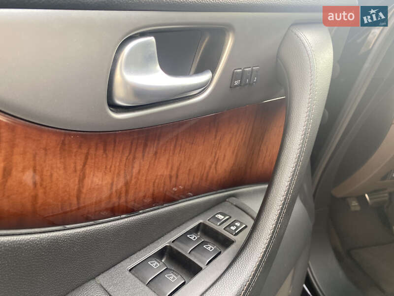 Внедорожник / Кроссовер Infiniti FX 37 2012 в Киеве