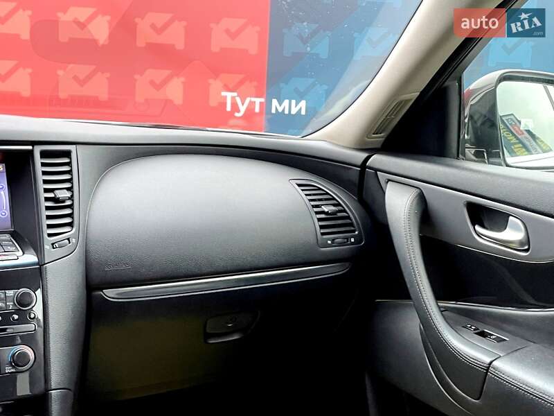 Внедорожник / Кроссовер Infiniti FX 37 2012 в Киеве