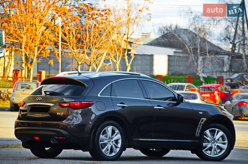 Infiniti FX 37 2012