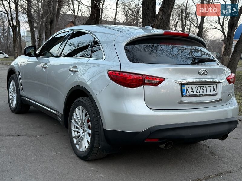 Внедорожник / Кроссовер Infiniti FX 37 2013 в Каменском