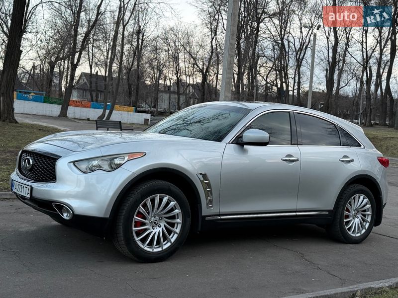 Внедорожник / Кроссовер Infiniti FX 37 2013 в Каменском