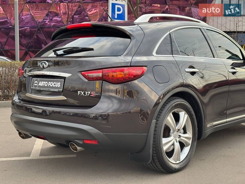 Внедорожник / Кроссовер Infiniti FX 37 2010 в Киеве
