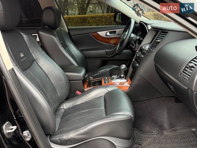 Внедорожник / Кроссовер Infiniti FX 37 2012 в Каменском