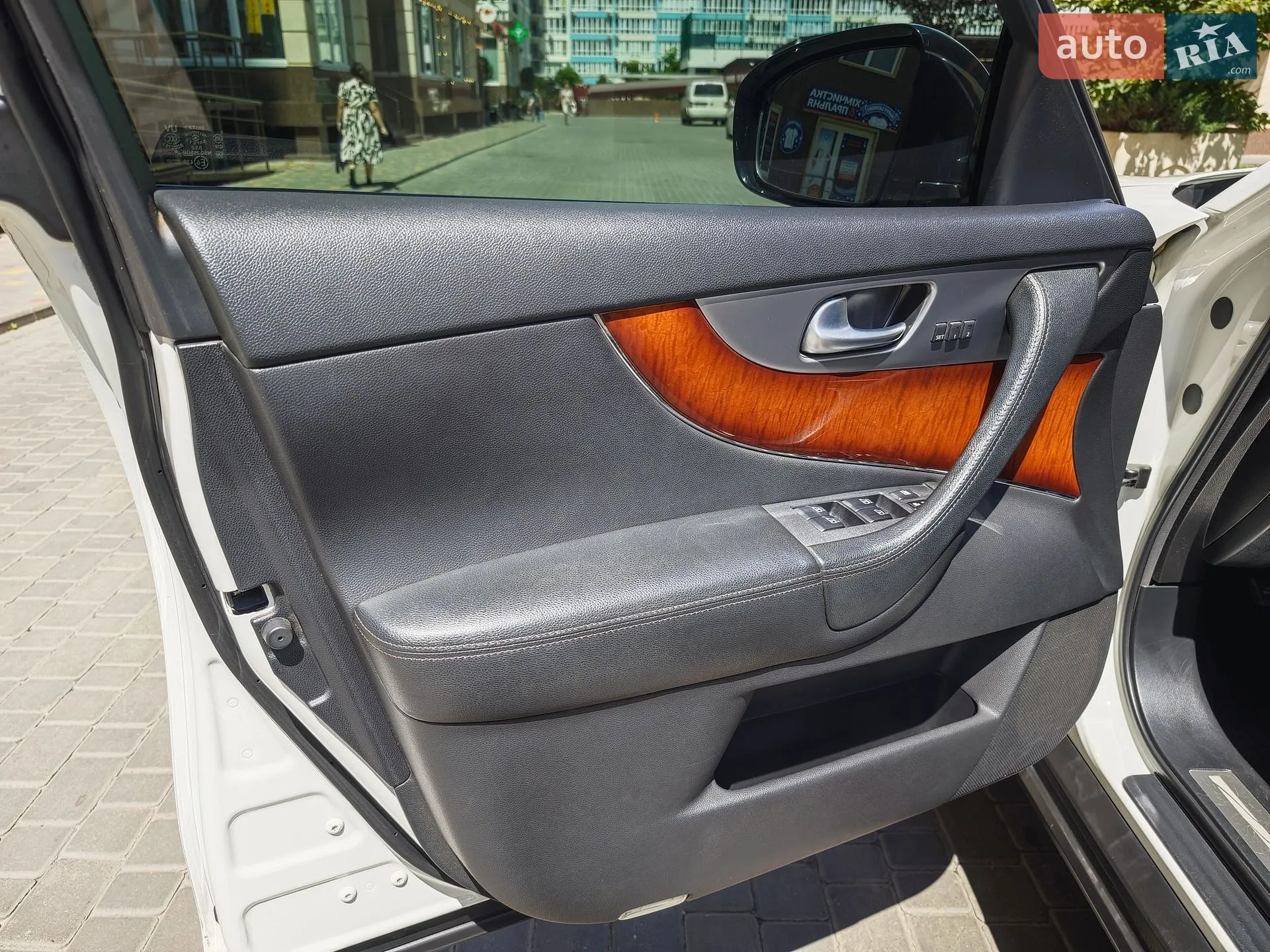 2011 Infiniti FX - мініатюра 18
