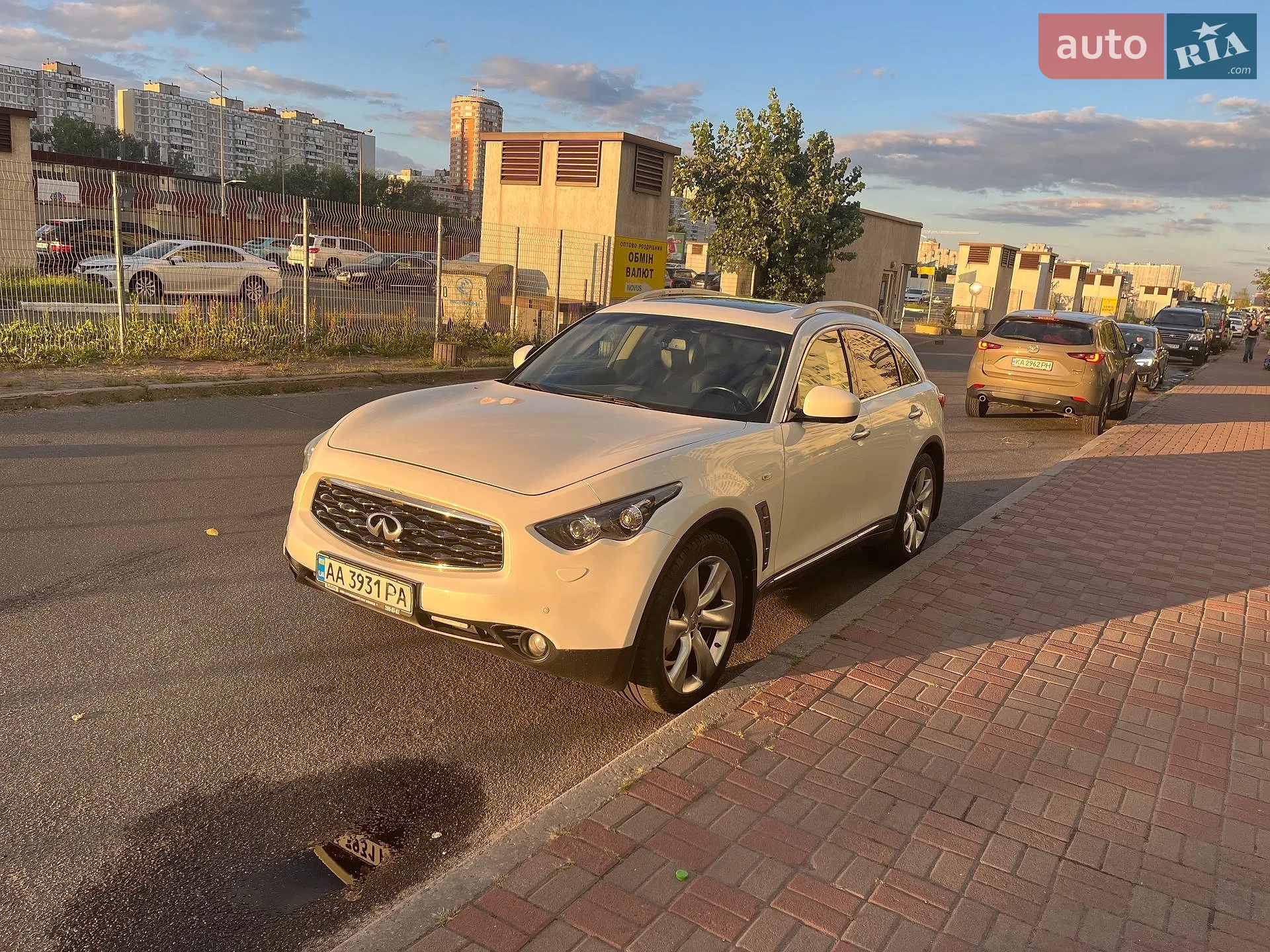 2011 Infiniti FX - мініатюра 6