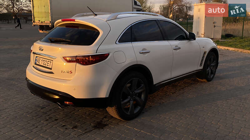 Внедорожник / Кроссовер Infiniti FX 50 2010 в Новомосковске