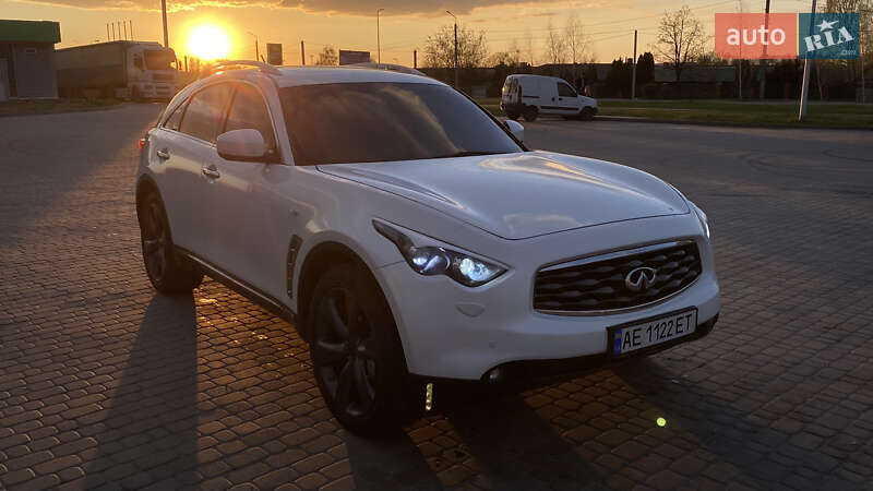 Внедорожник / Кроссовер Infiniti FX 50 2010 в Новомосковске