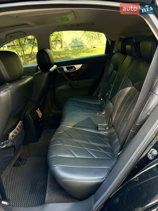 Позашляховик / Кросовер Infiniti FX 50 2008 в Краснограді