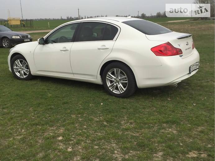 Седан Infiniti G25 2012 в Чернигове