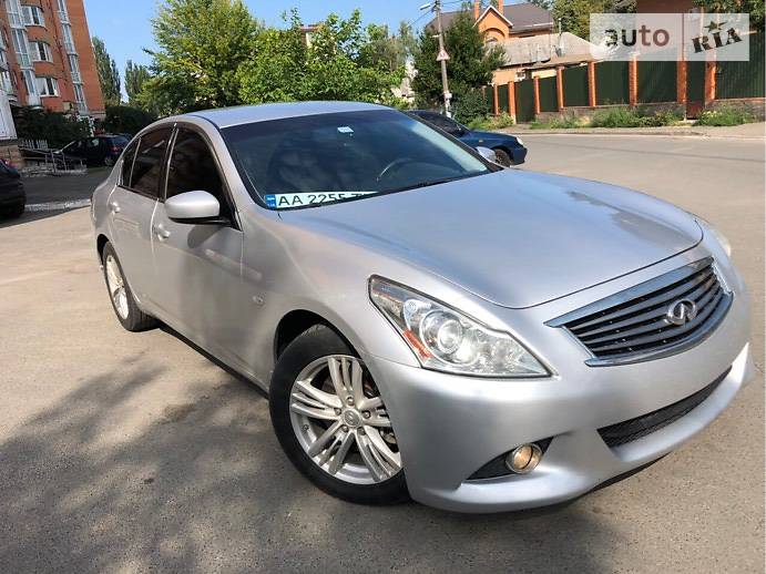 Седан Infiniti G25 2012 в Киеве