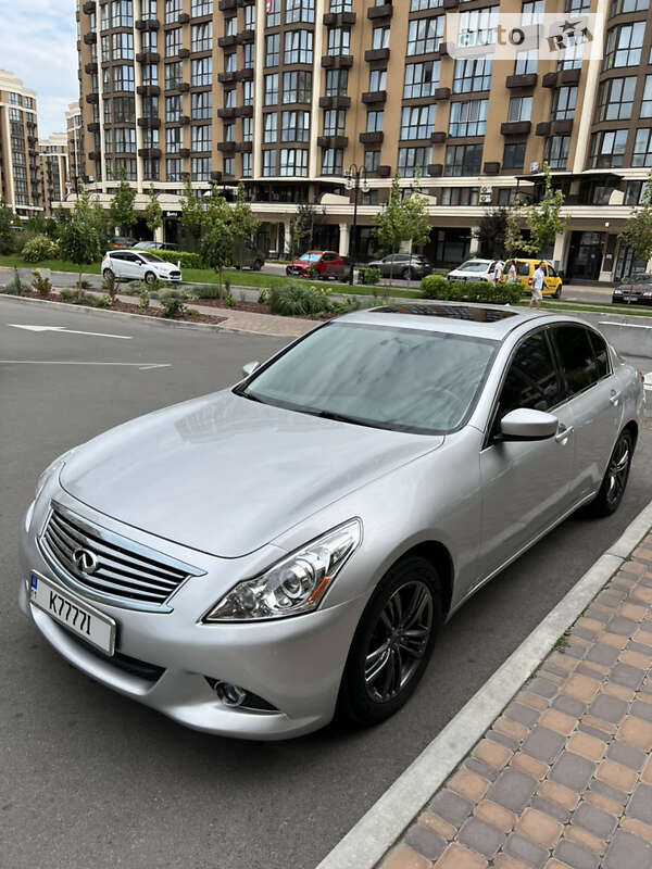Седан Infiniti G25 2011 в Києві