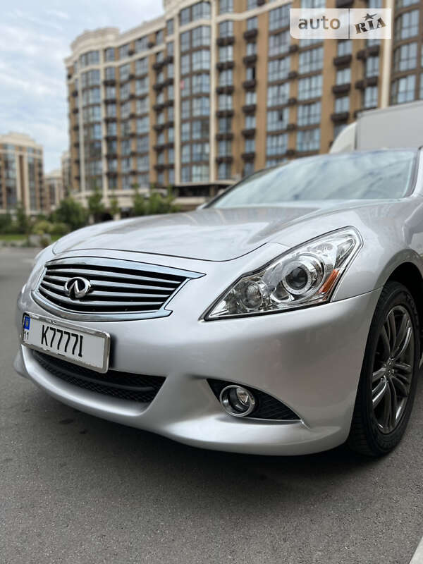 Седан Infiniti G25 2011 в Києві