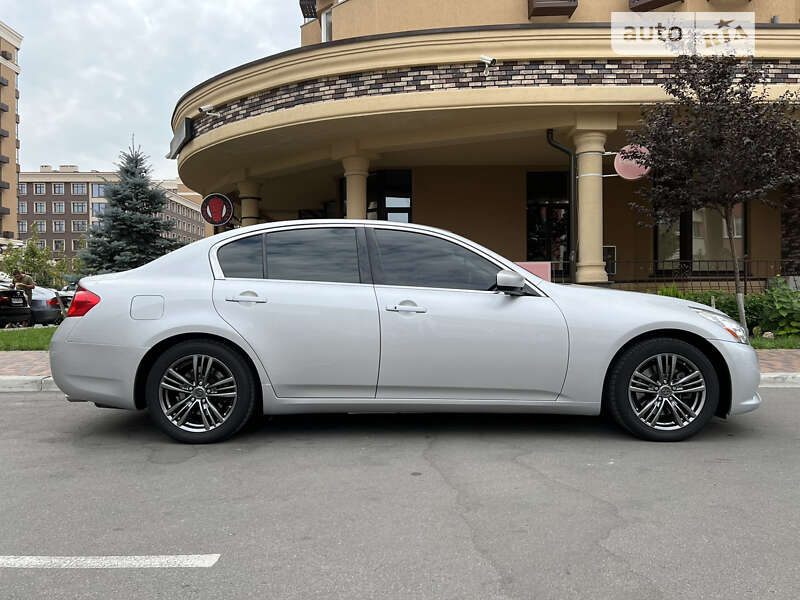 Седан Infiniti G25 2011 в Києві