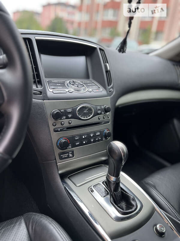 Седан Infiniti G25 2011 в Києві