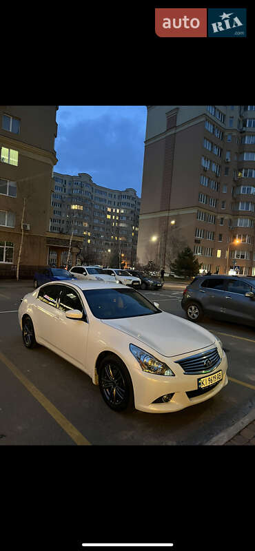 Infiniti G25 2012