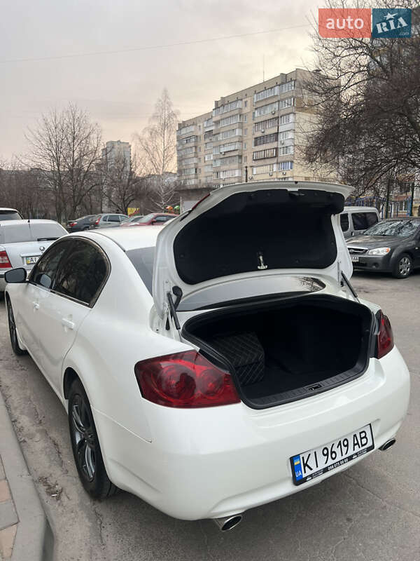 Седан Infiniti G25 2012 в Києві