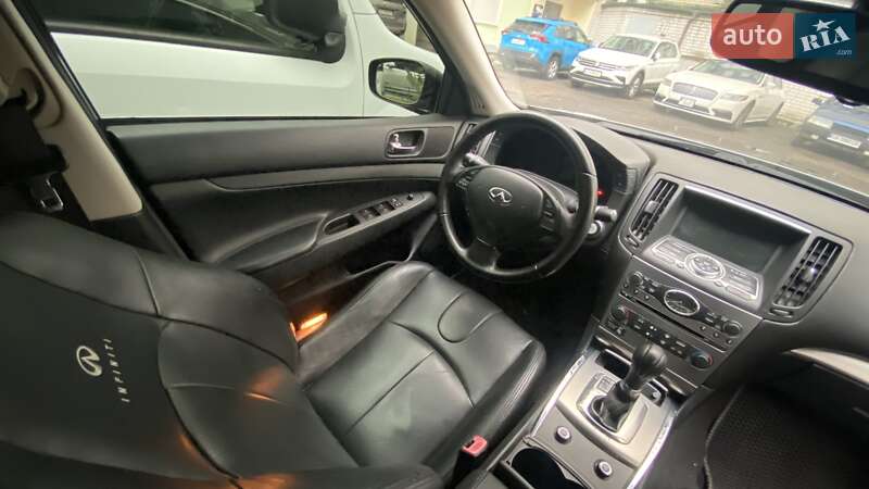 Седан Infiniti G25 2011 в Черкассах