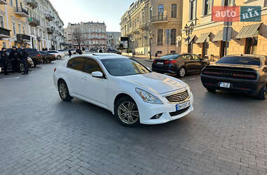 Infiniti G25 2011