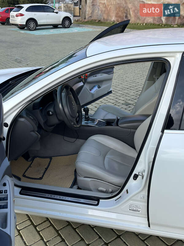 Седан Infiniti G25 2011 в Одессе