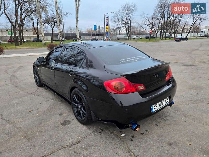 Седан Infiniti G25 2011 в Криховцах