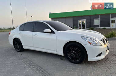 Infiniti G25 2011