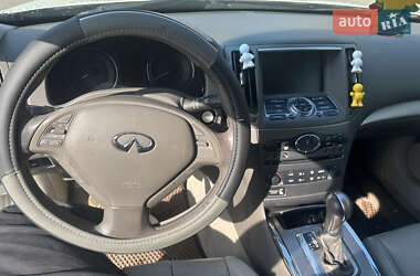 Седан Infiniti G25 2012 в Ровно