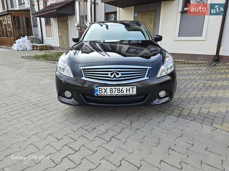 Седан Infiniti G25 2011 в Хмельницком