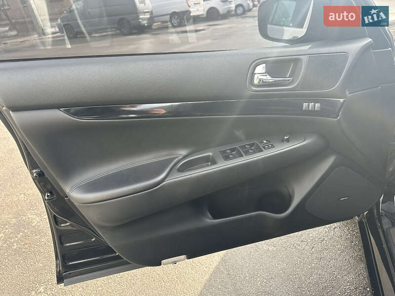 Седан Infiniti G25 2010 в Києві