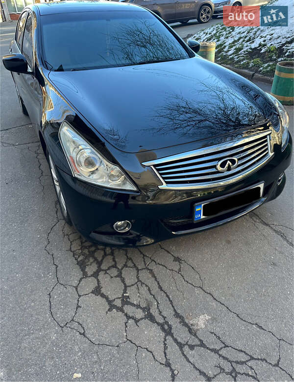 Седан Infiniti G25 2010 в Києві
