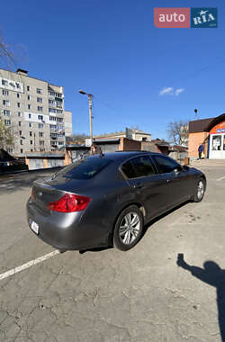 Седан Infiniti G25 2012 в 
