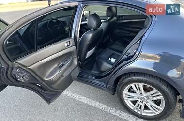 Седан Infiniti G25 2010 в 