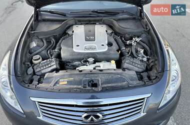 Седан Infiniti G25 2010 в 