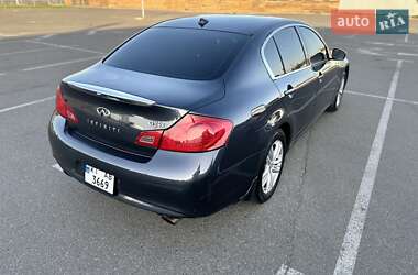 Седан Infiniti G25 2010 в 