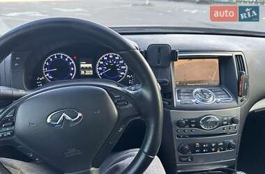 Седан Infiniti G25 2010 в 