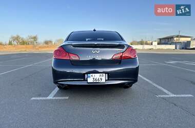Седан Infiniti G25 2010 в 