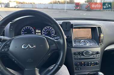 Седан Infiniti G25 2010 в 