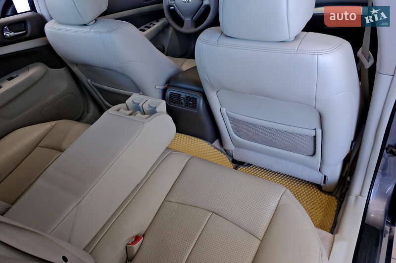 Седан Infiniti G25 2011 в Одессе
