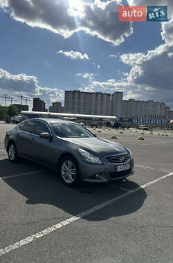 Седан Infiniti G25 2010 в Киеве